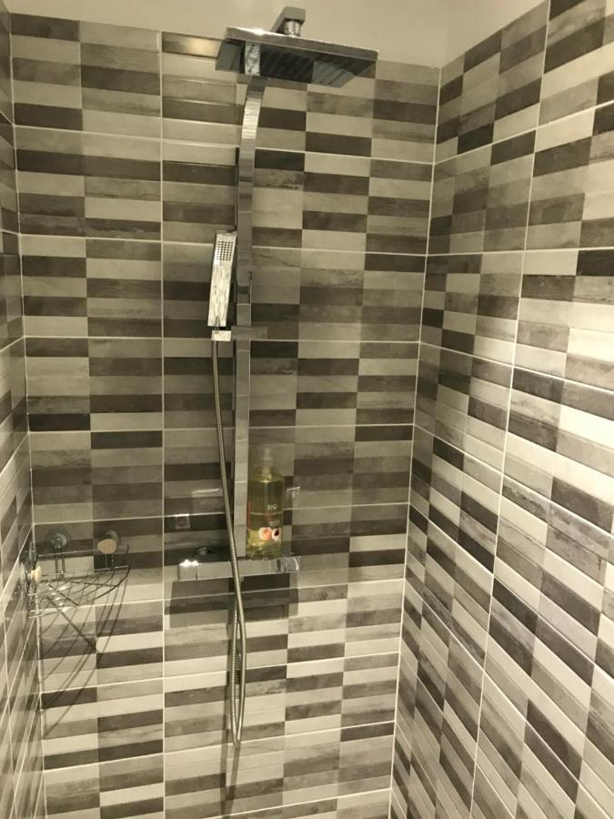 Le Benedictins Appartement Nîmes Buitenkant foto